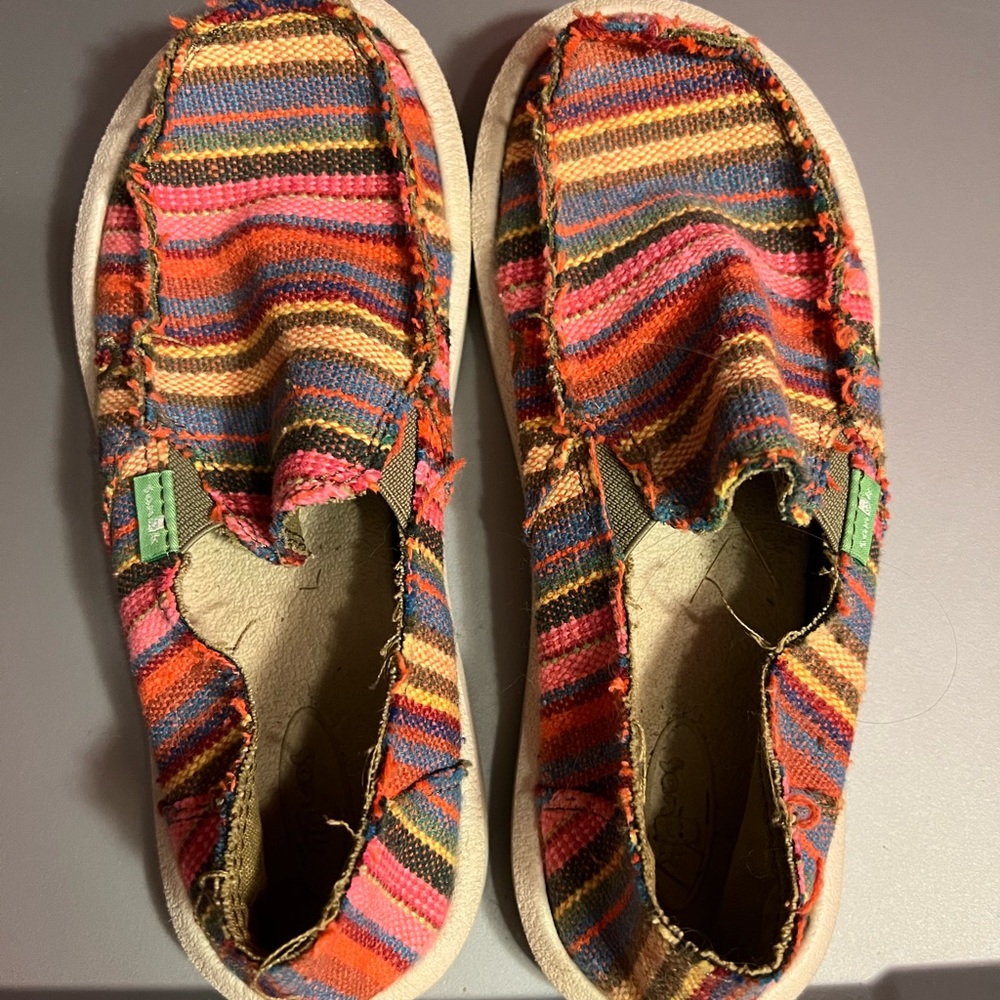 Sanuk sidewalk surfer shoes size 1 excellent condition